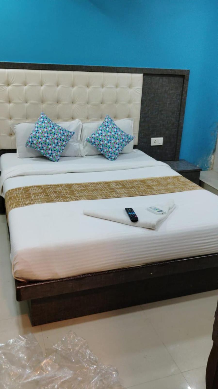 Hotel Crystal Park Near Nesco Exhibition Center Bombaj Zewnętrze zdjęcie
