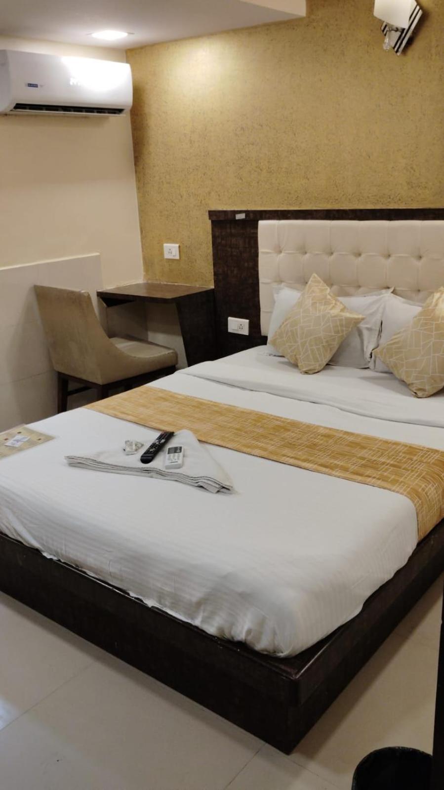 Hotel Crystal Park Near Nesco Exhibition Center Bombaj Zewnętrze zdjęcie