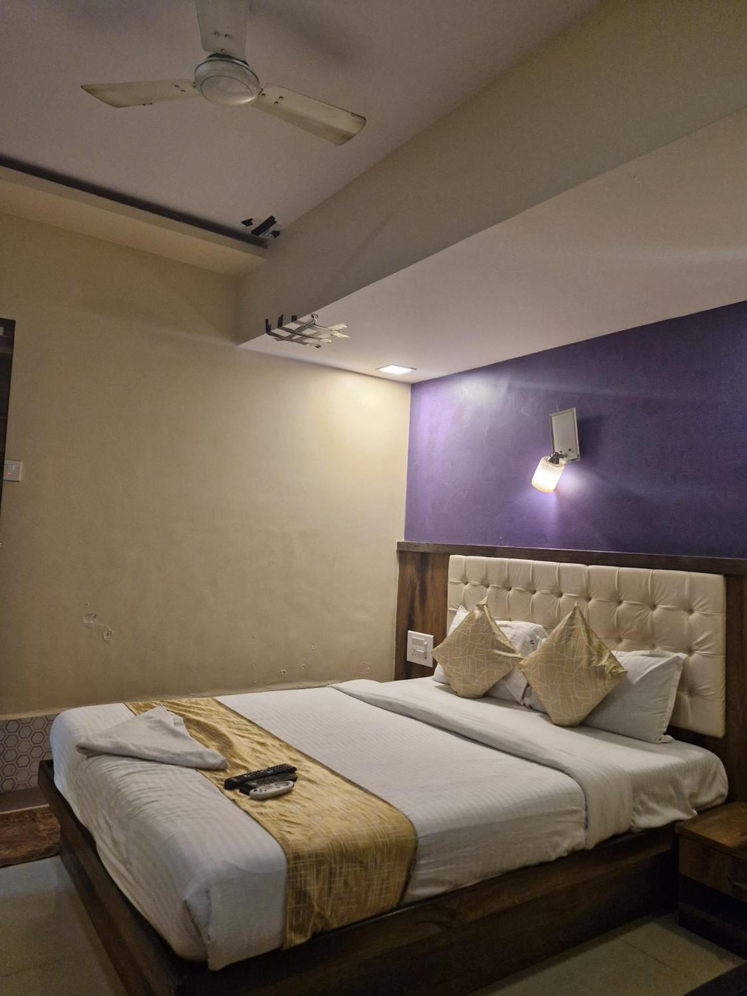 Hotel Crystal Park Near Nesco Exhibition Center Bombaj Zewnętrze zdjęcie